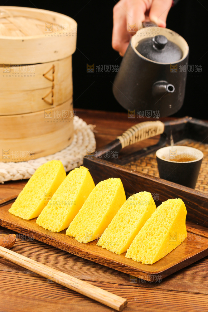 木底上的南瓜发糕