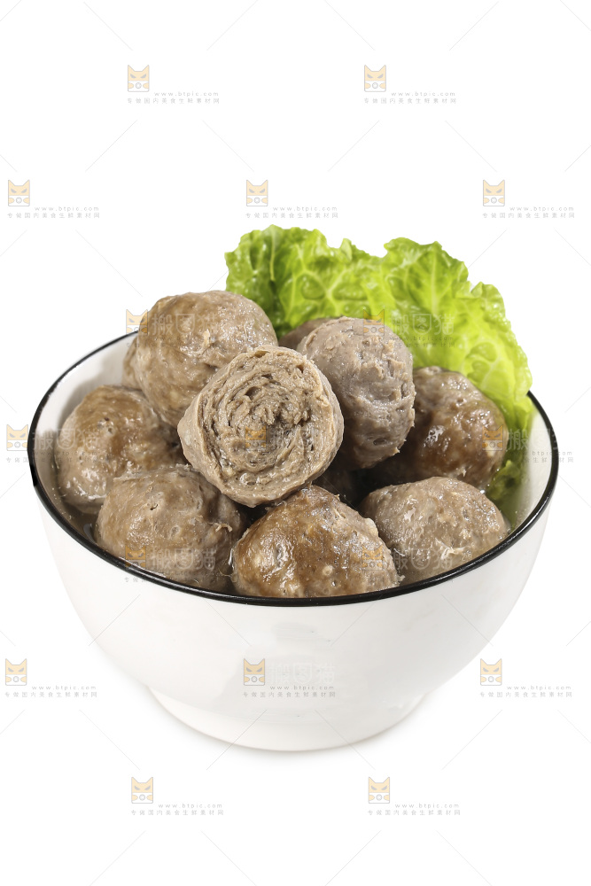 白底上的牛肉丸