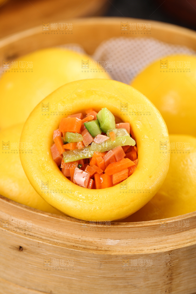 深底上的玉米杂粮窝窝头