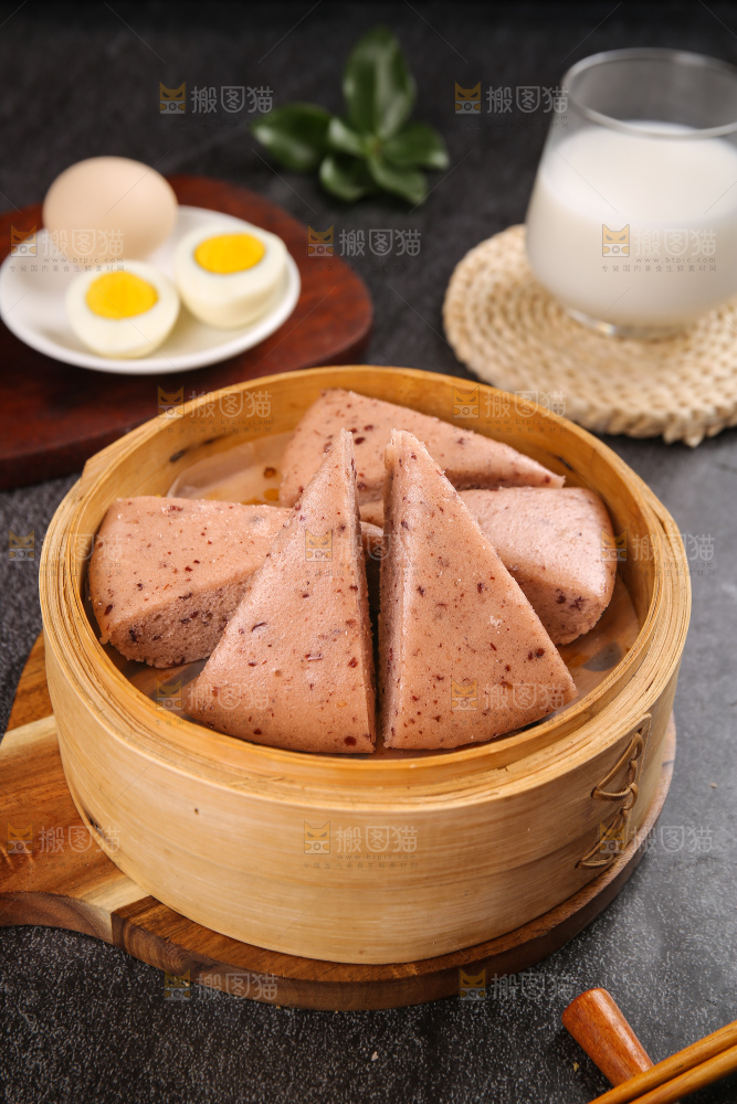 深底上的红豆发糕