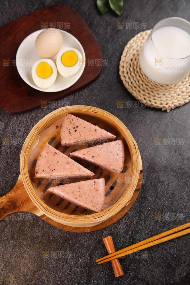 深底上的红豆发糕