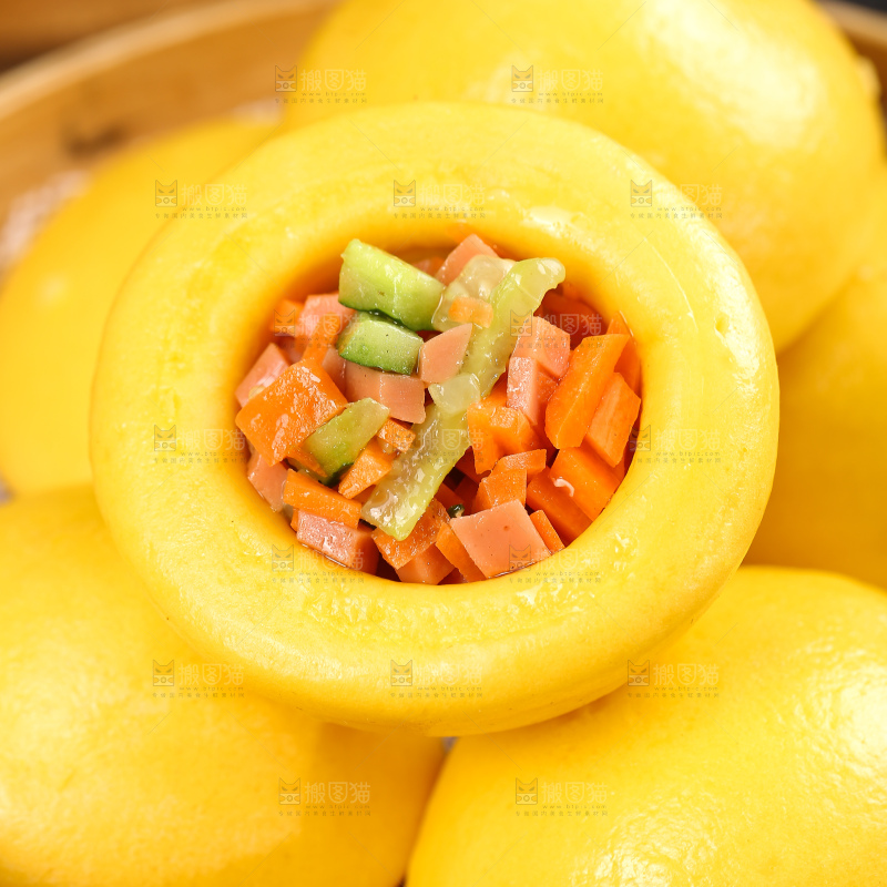深底上的玉米杂粮窝窝头