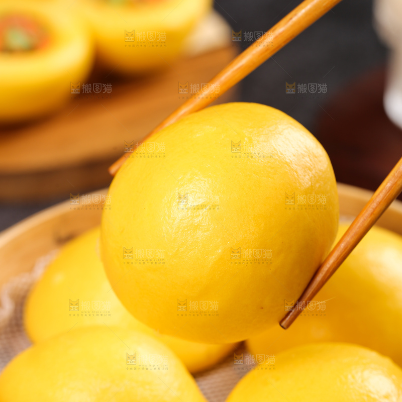 深底上的玉米杂粮窝窝头