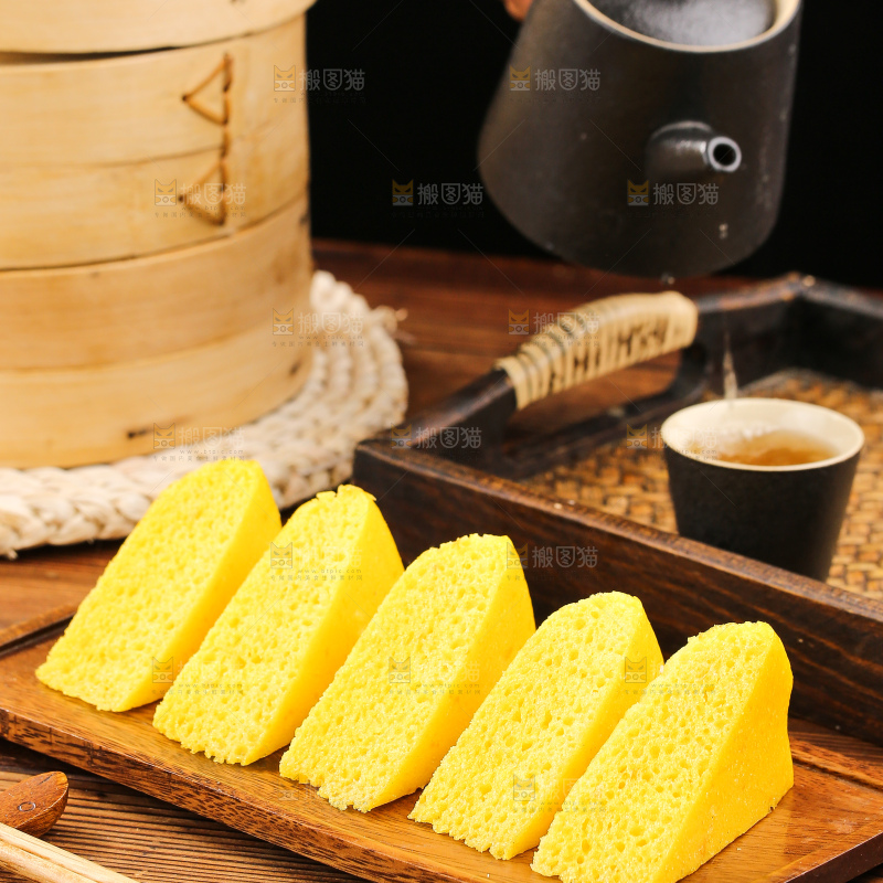 木底上的南瓜发糕