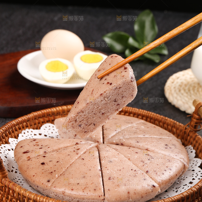 深底上的红豆发糕