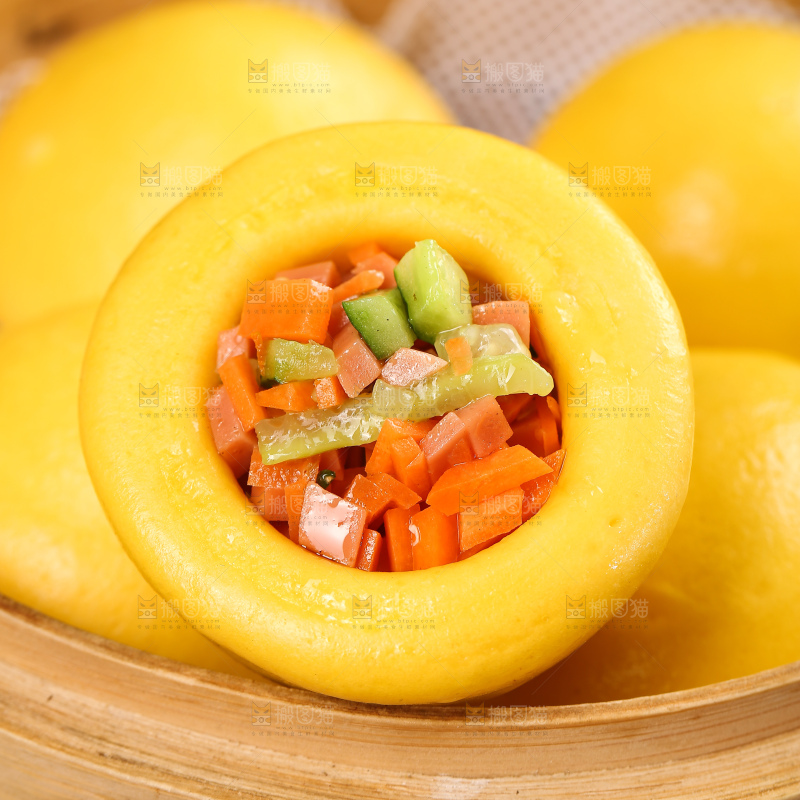 深底上的玉米杂粮窝窝头