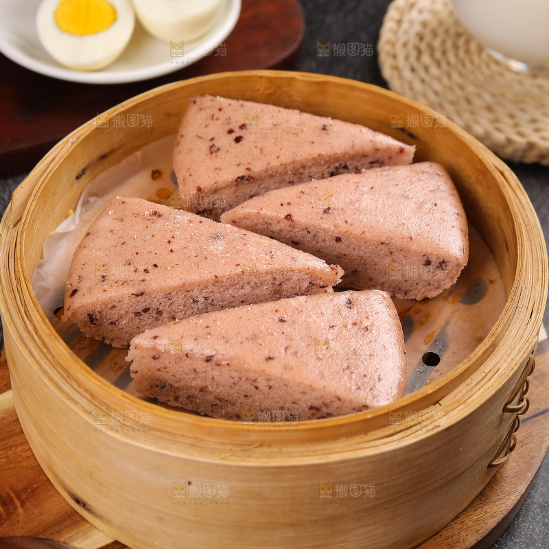 深底上的红豆发糕