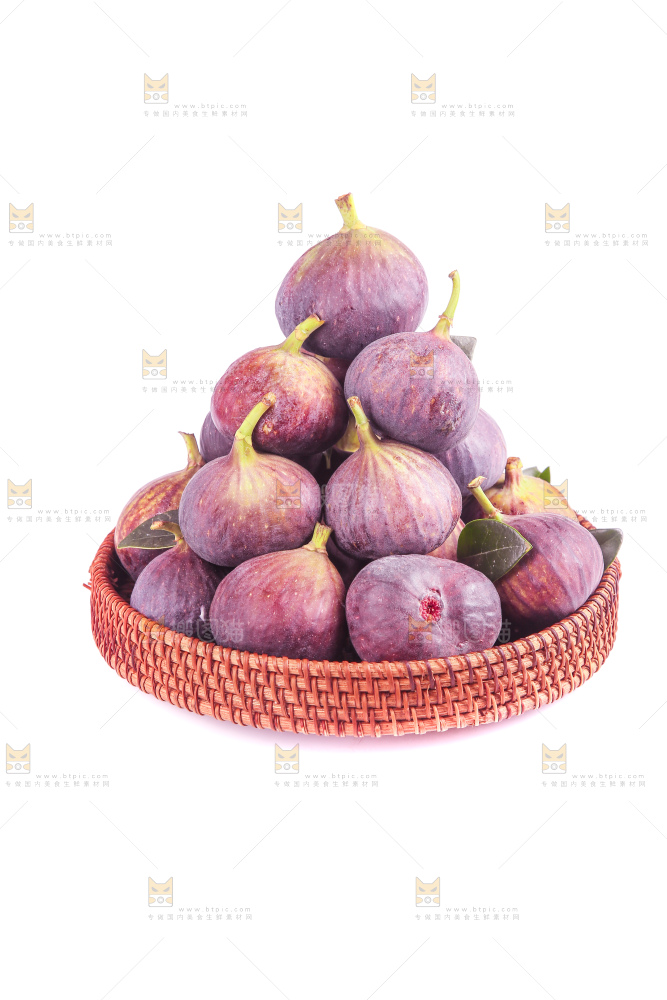 白底上的新鲜无花果