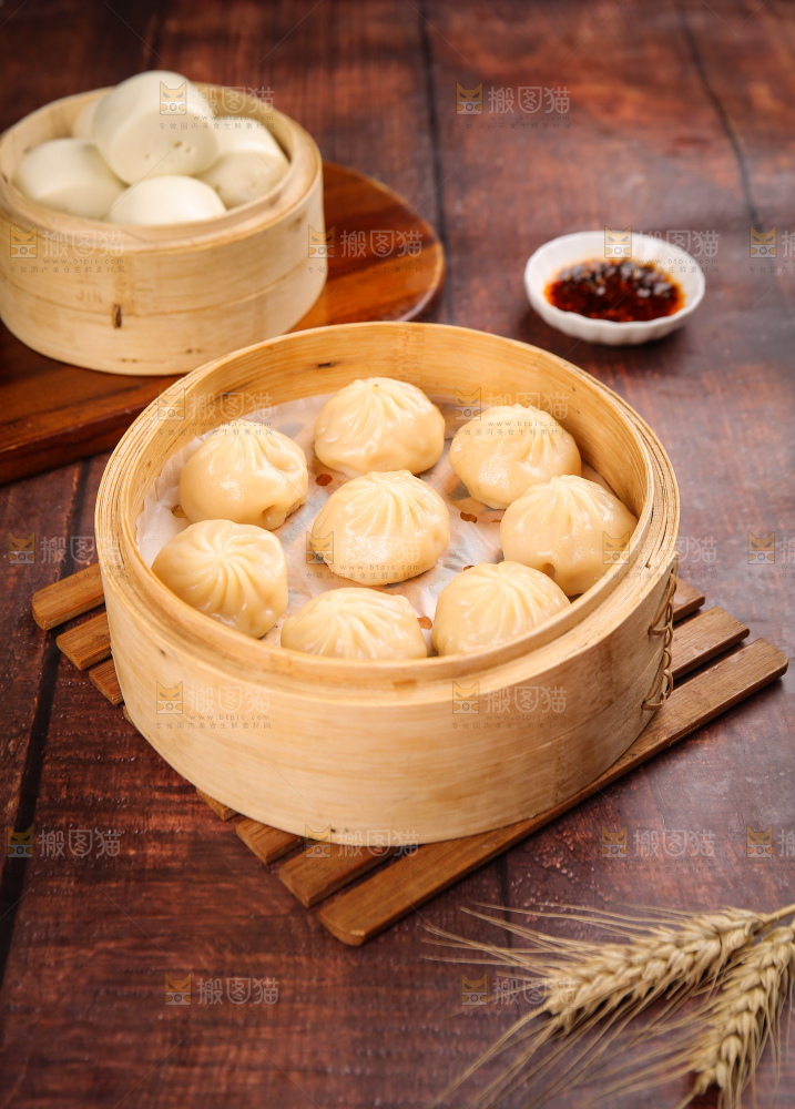 深底上的灌汤包