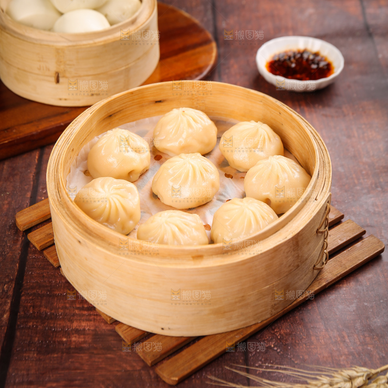 深底上的灌汤包