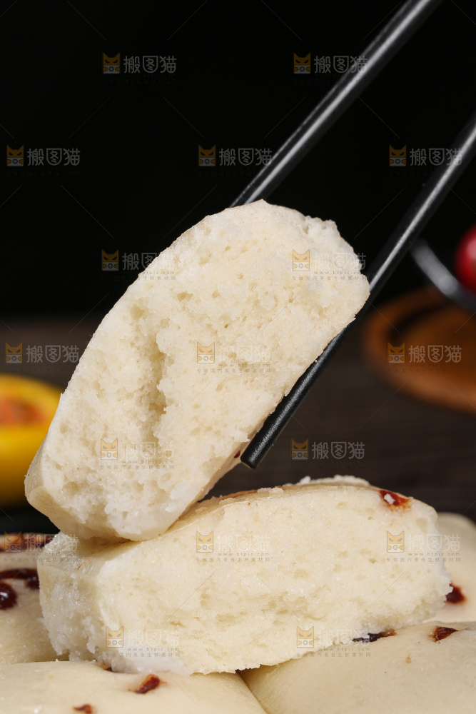 深底上的白糖发糕