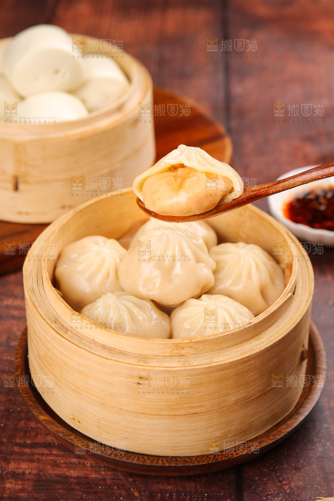 深底上的灌汤包