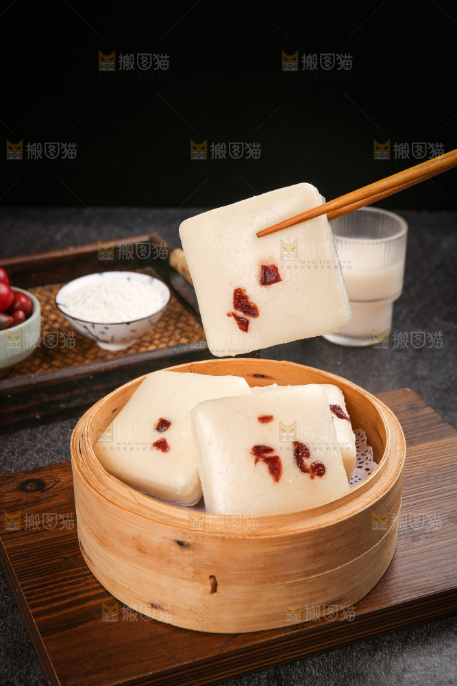 深底上的白糖发糕