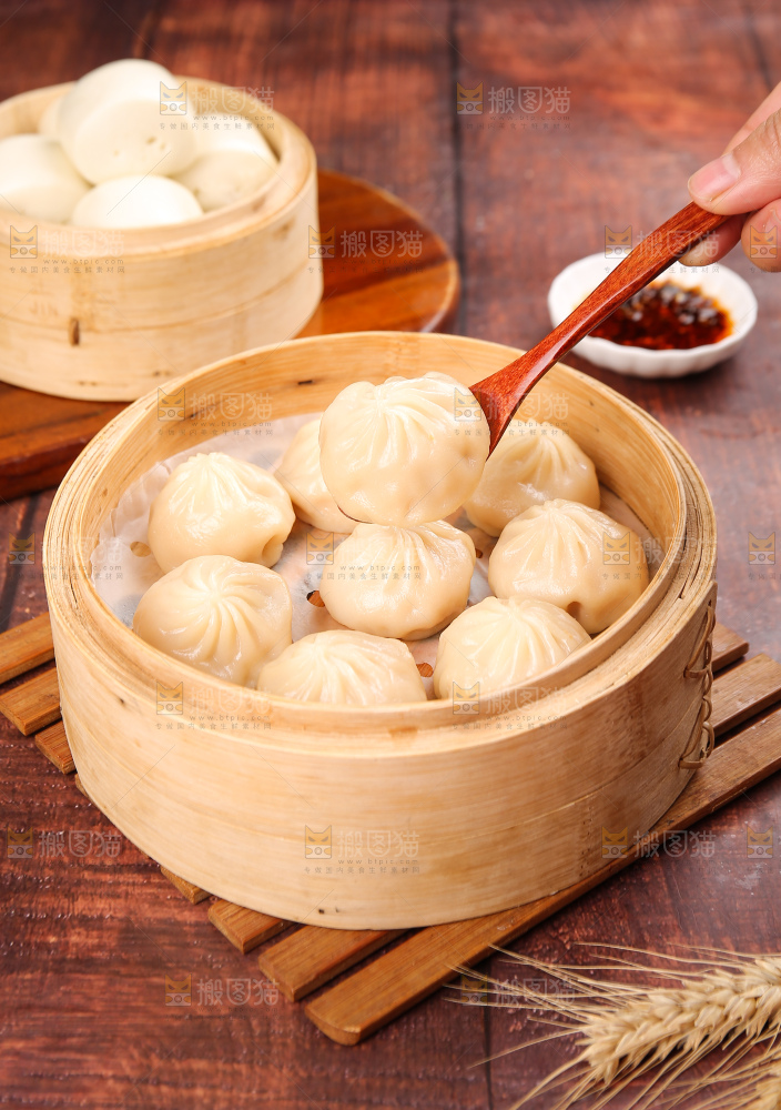 深底上的灌汤包