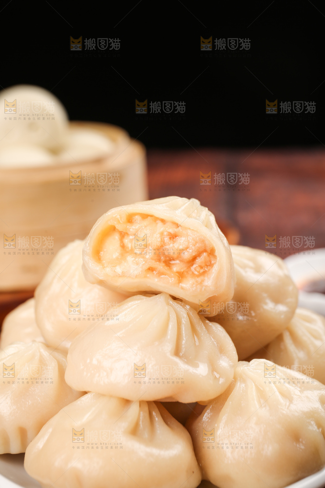 深底上的灌汤包