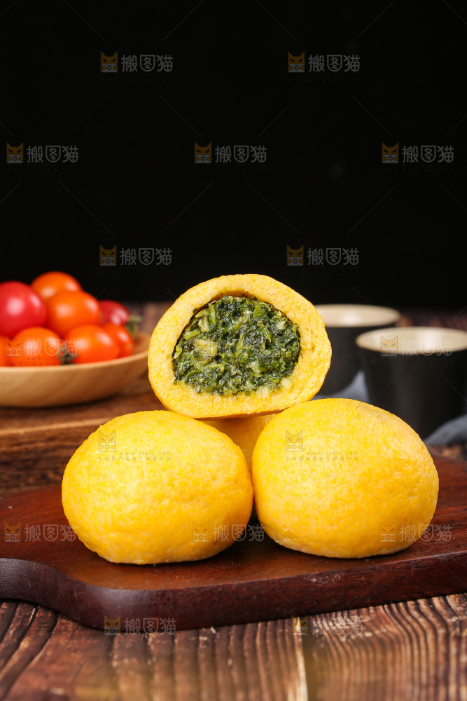 深底上的荠菜团子