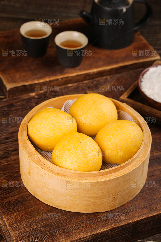 深底上的萝卜粉条团子