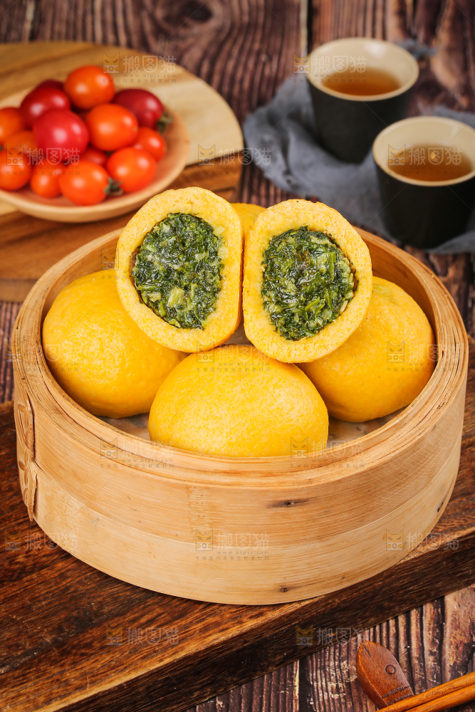 深底上的荠菜团子