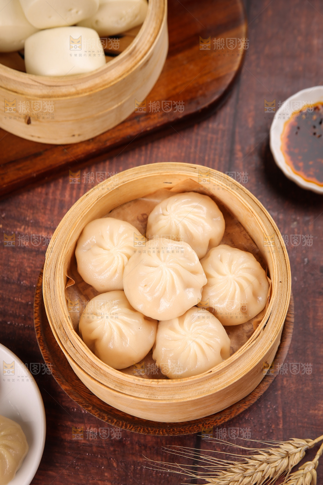 深底上的灌汤包