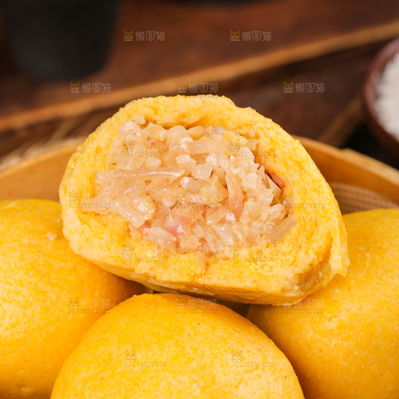 深底上的萝卜粉条团子