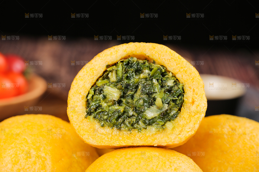 深底上的荠菜团子