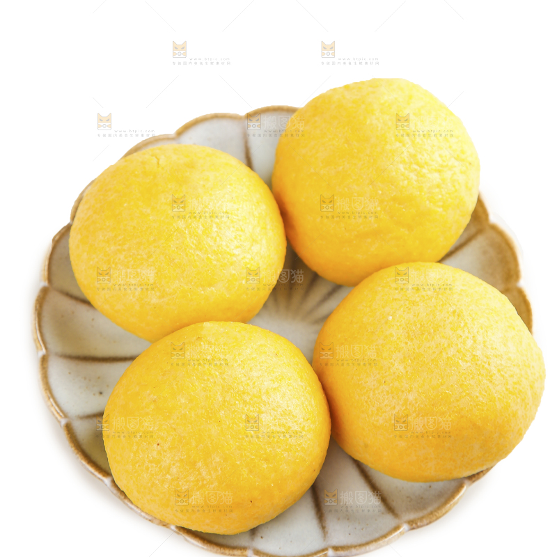 白底上的荠菜团子