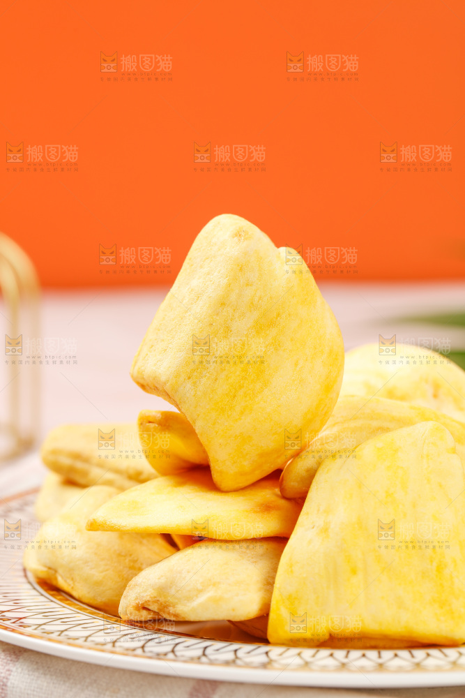 浅底上的菠萝蜜干