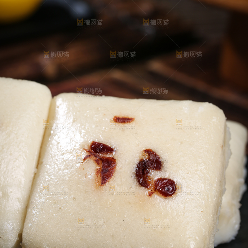 深底上的白糖发糕