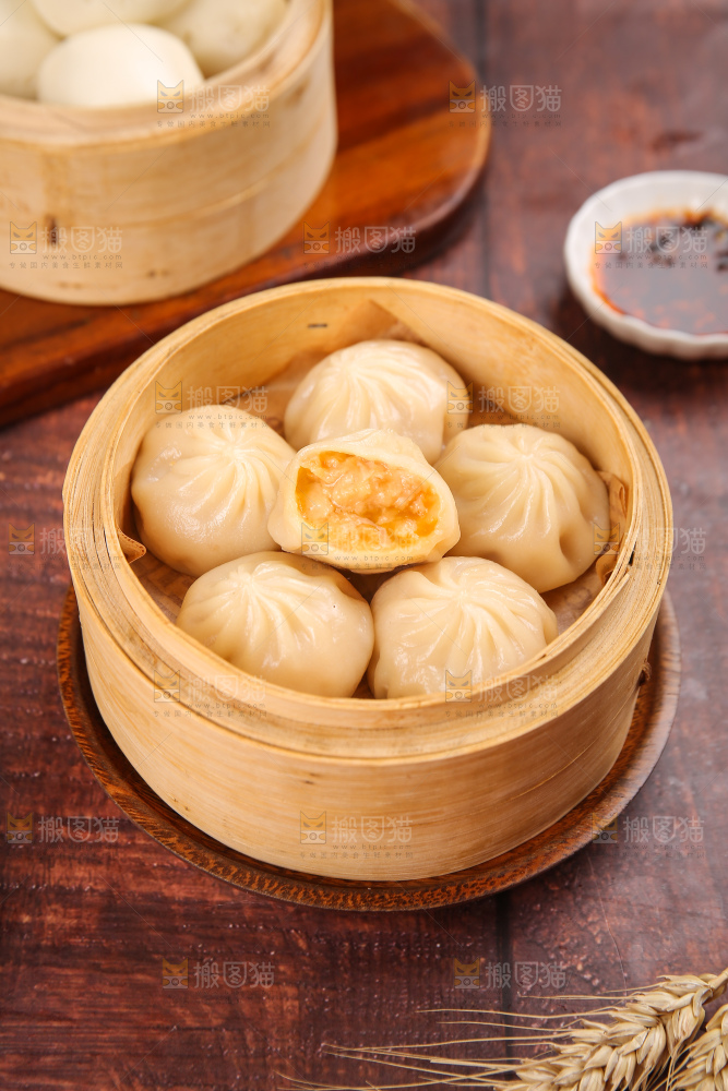 深底上的灌汤包