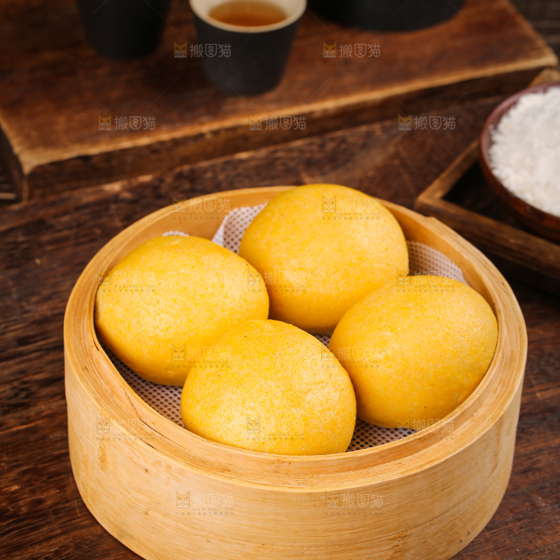 深底上的萝卜粉条团子