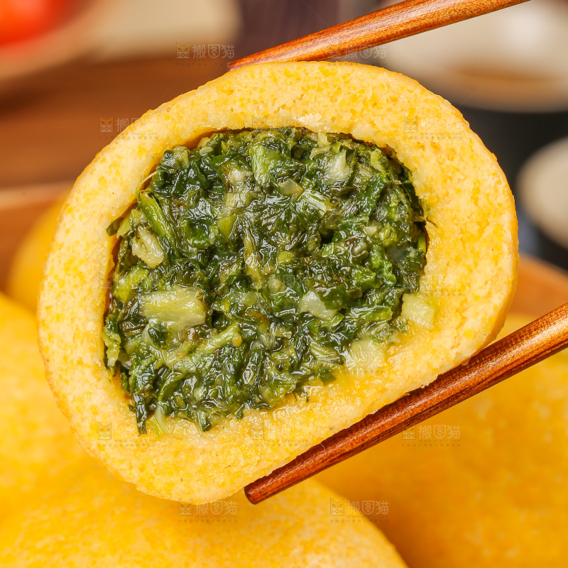 深底上的荠菜团子