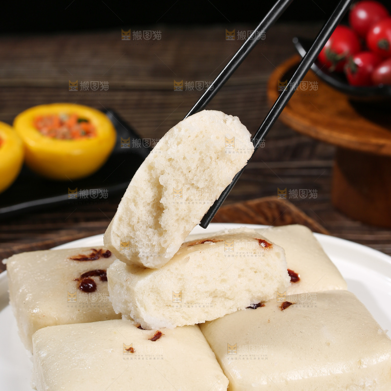 深底上的白糖发糕