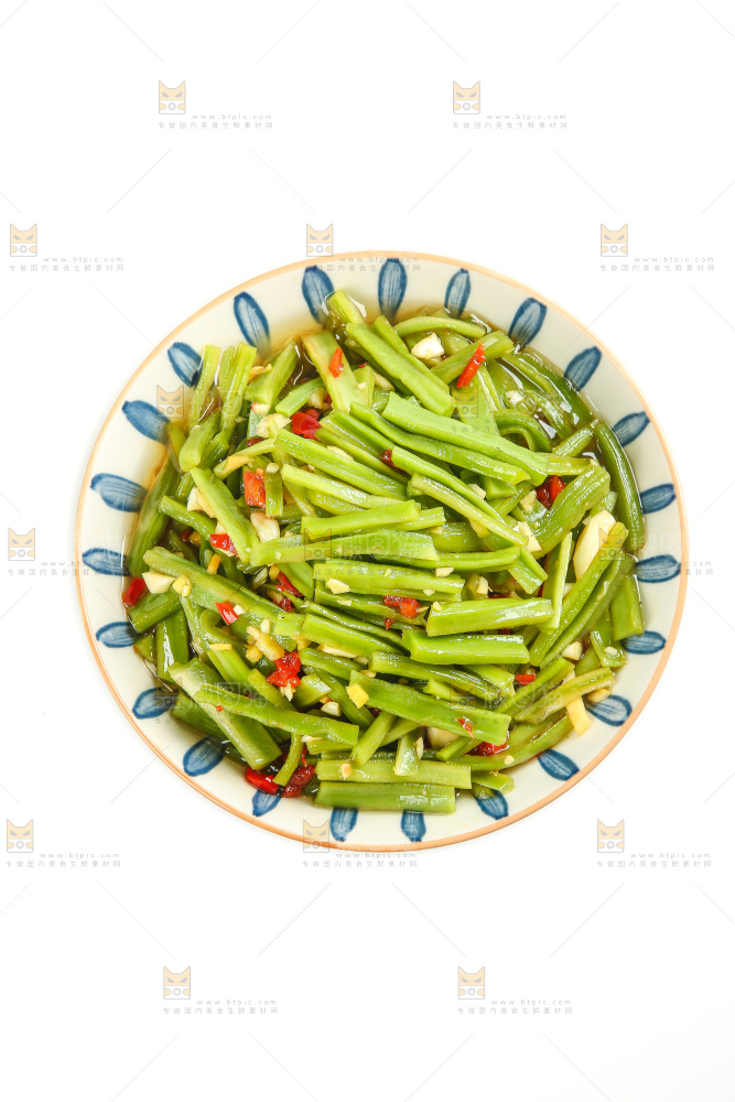 盘子里的凉拌贡菜