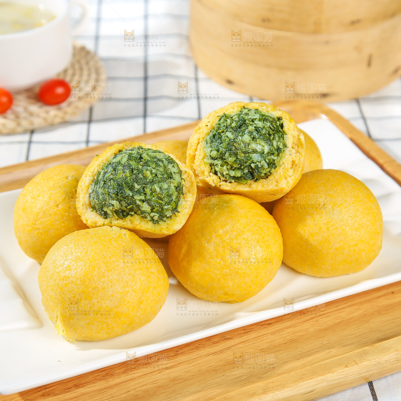 浅底上的荠菜团子