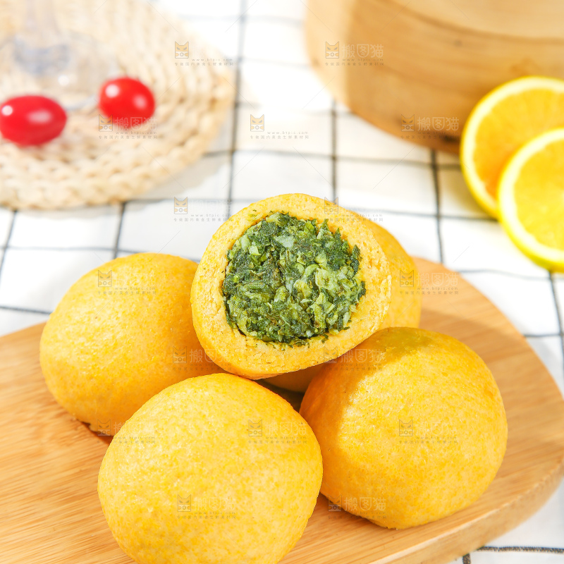 浅底上的荠菜团子