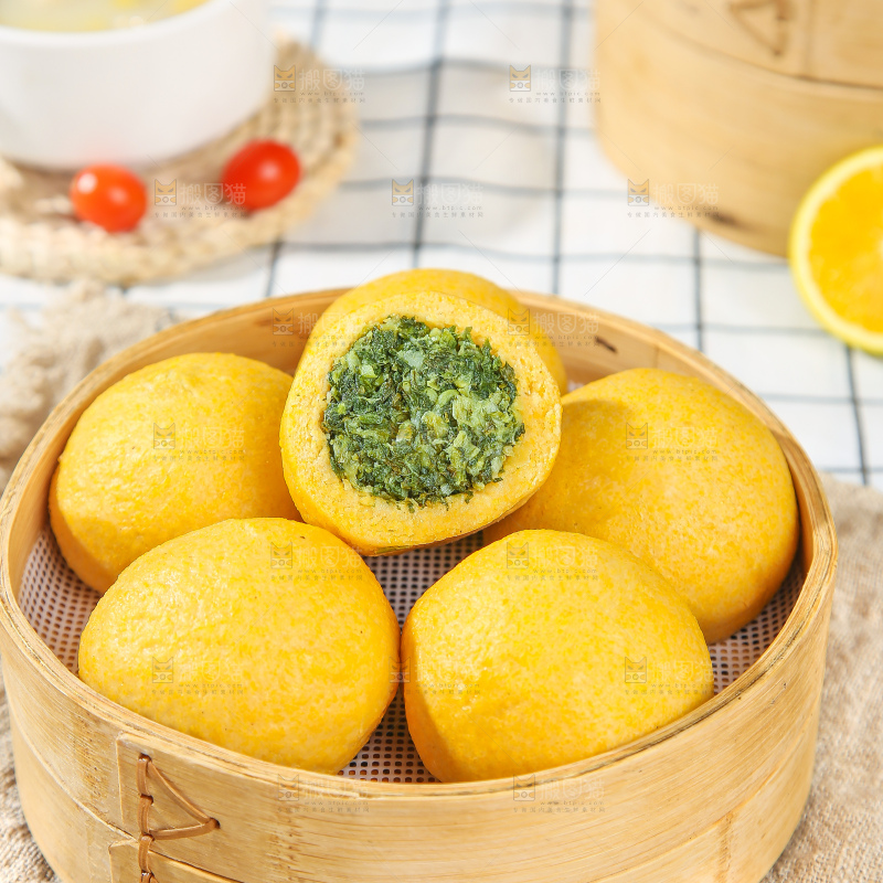 浅底上的荠菜团子
