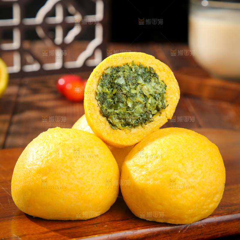 深底上的荠菜团子