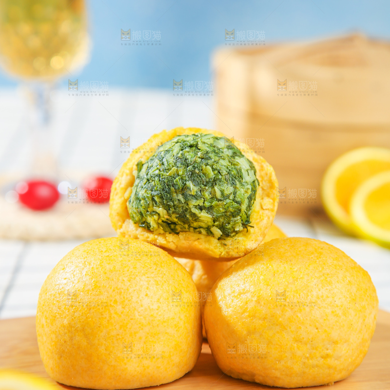 浅底上的荠菜团子