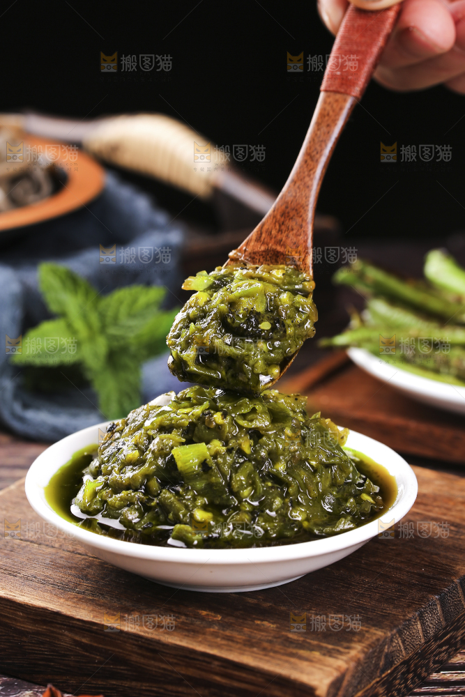 深底上的烧椒酱
