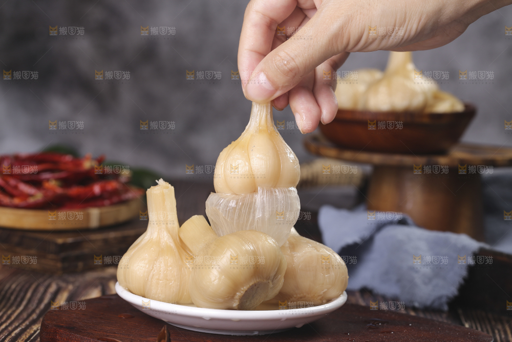 深底上的糖蒜