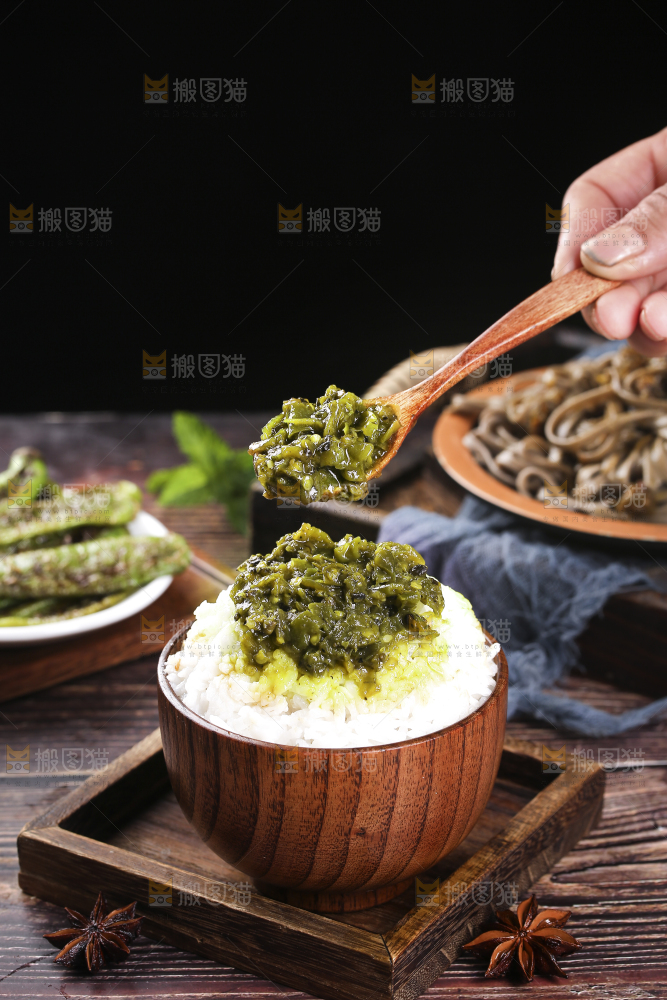 深底上的烧椒酱