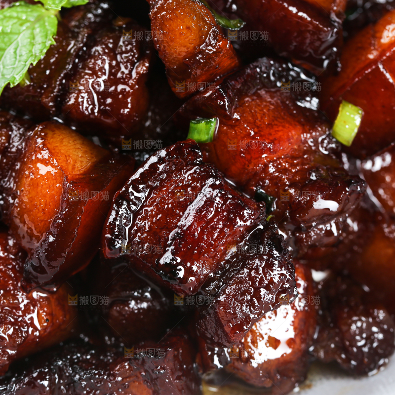 深底上的红烧肉