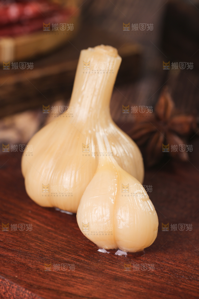 深底上的糖蒜