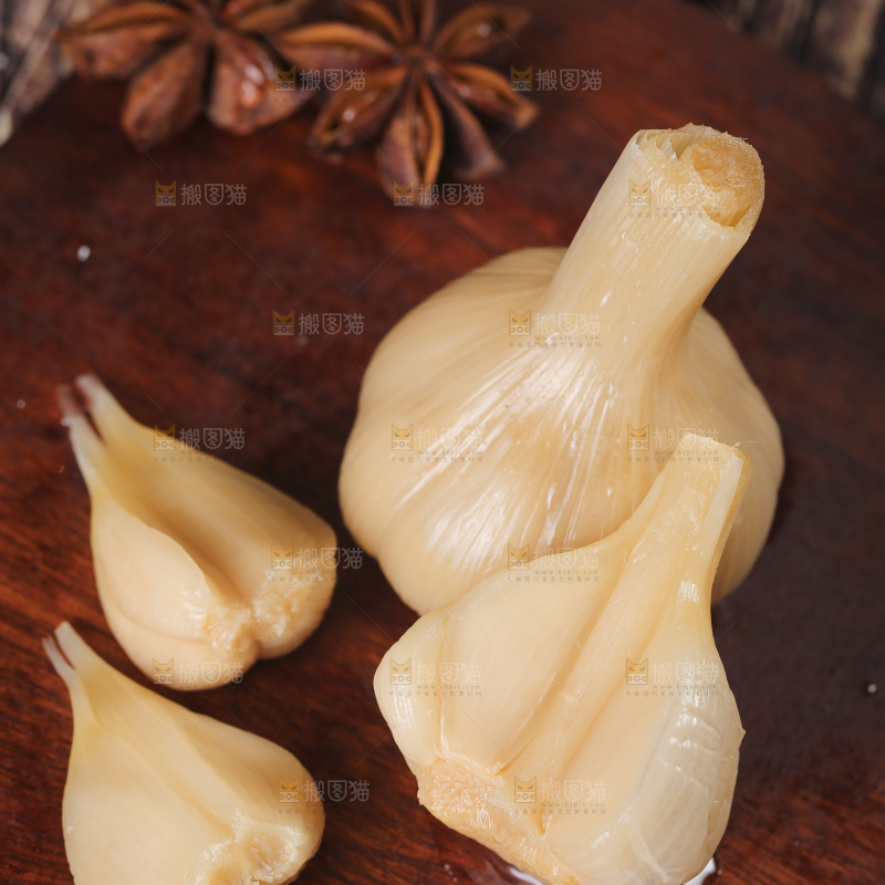 深底上的糖蒜
