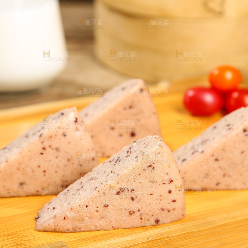 深底上的红豆发糕