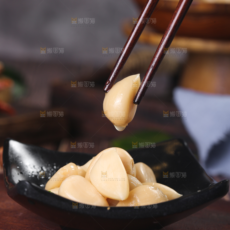 深底上的糖蒜