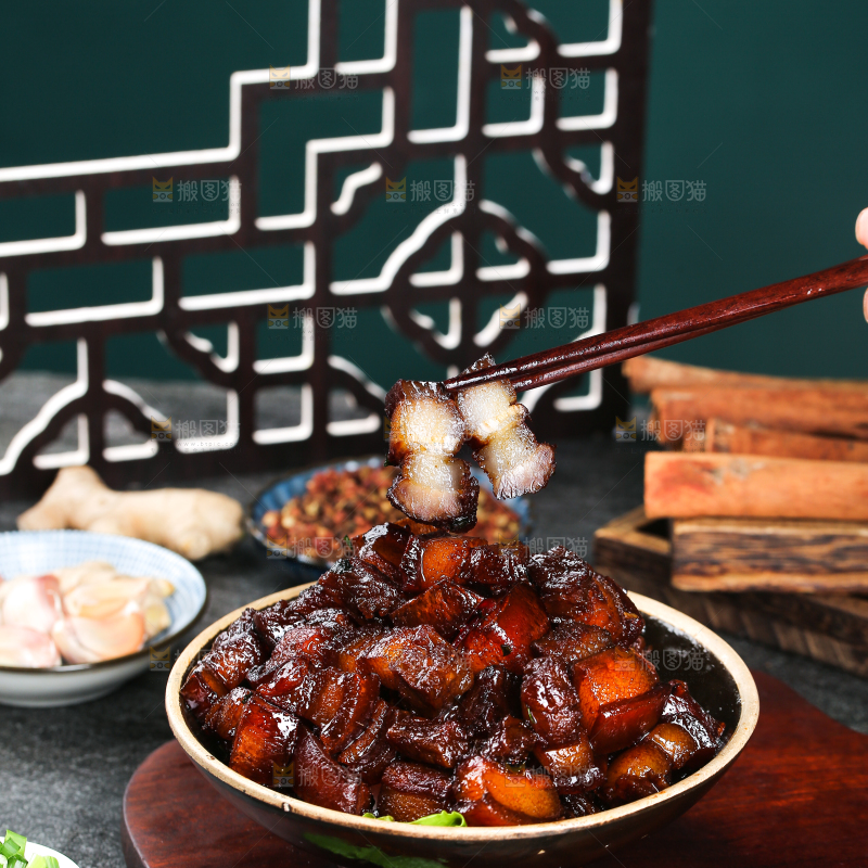 深底上的红烧肉