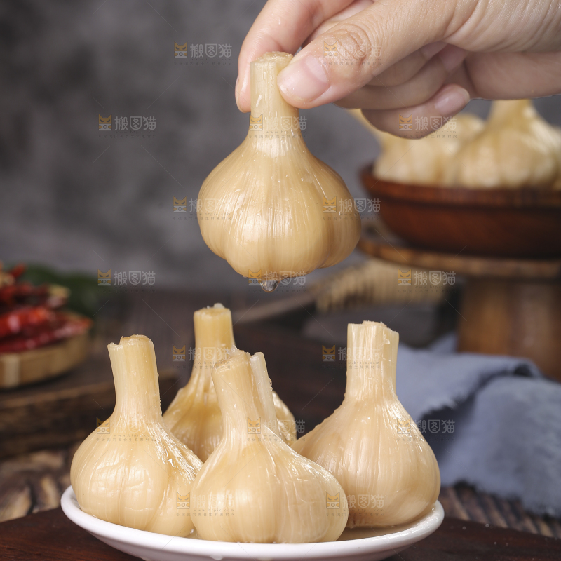 深底上的糖蒜