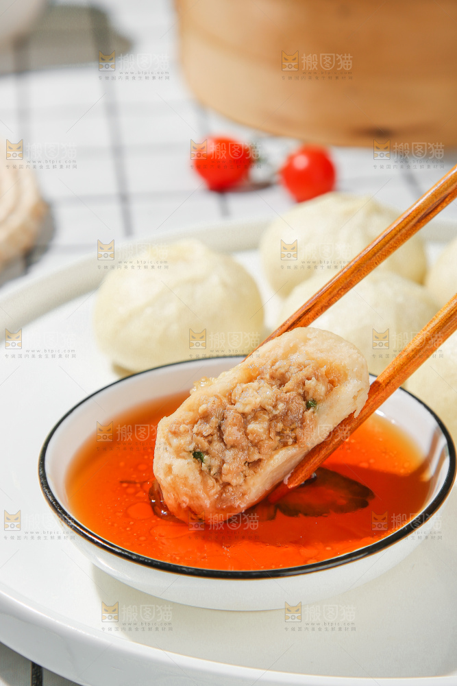 浅底上的发面小笼包