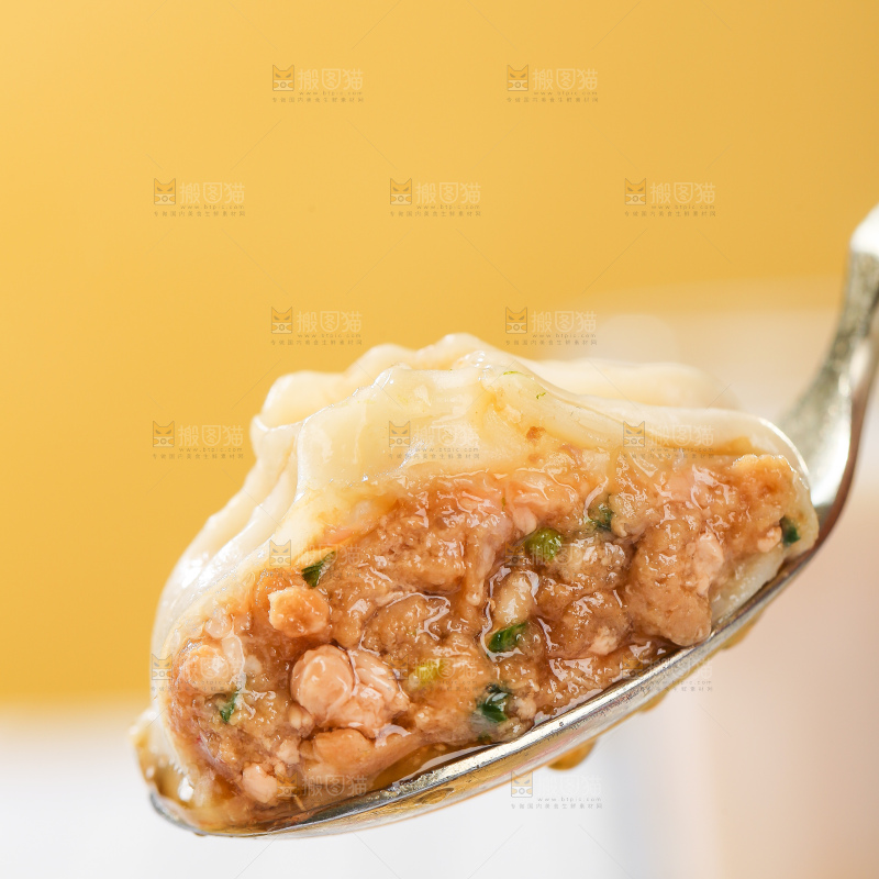 浅底上的薄皮小笼包